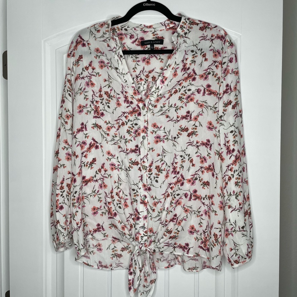 Supply & Demand l/s button down blouse with front knot SZ L